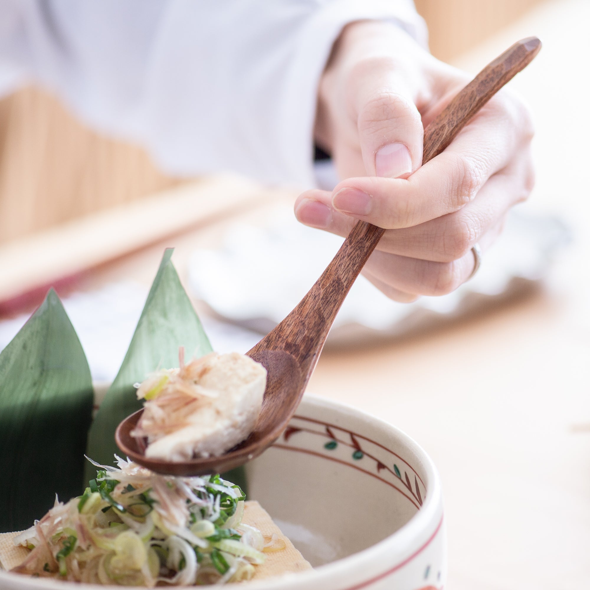 Tortoiseshell Pattern Yamanaka Lacquerware Ramen Spoon - MUSUBI KILN - Quality Japanese Tableware and Gift