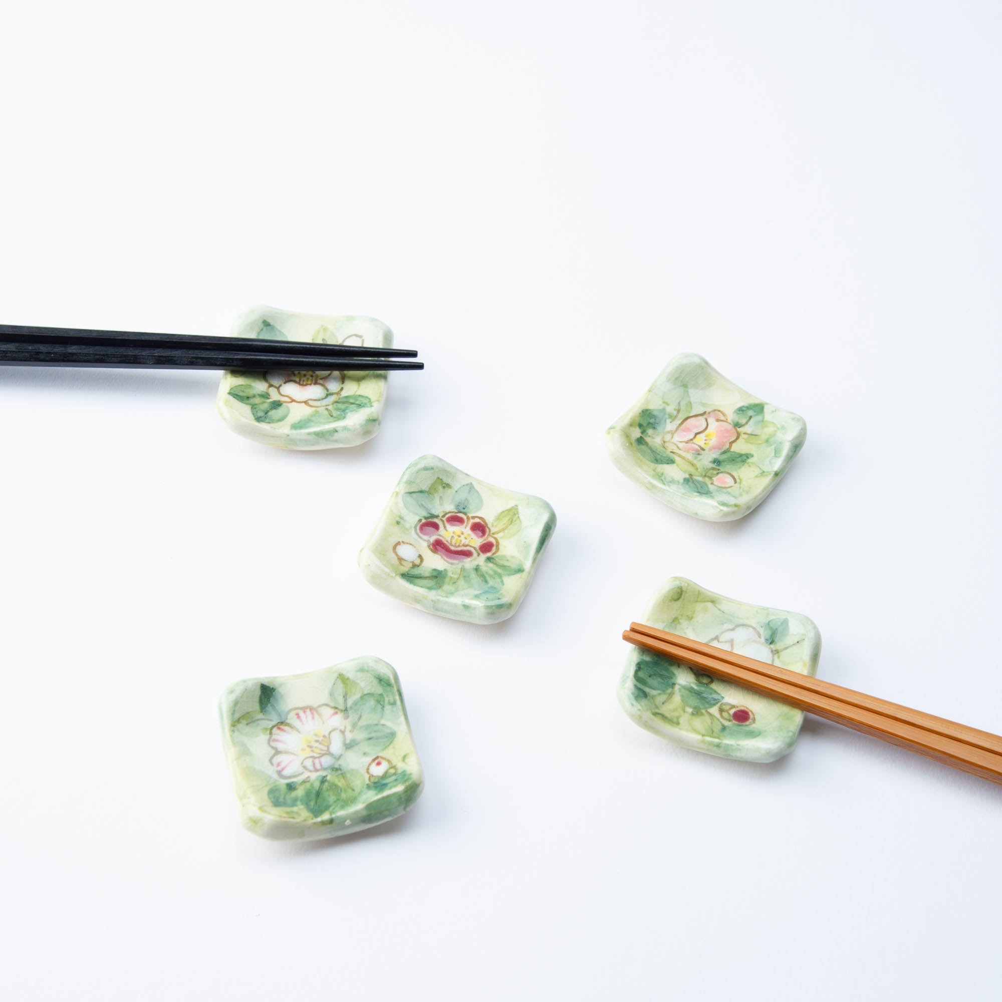 Tosen Kiln Camellia Kiyomizu Ware Chopstick Rest Set - MUSUBI KILN - Quality Japanese Tableware and Gift