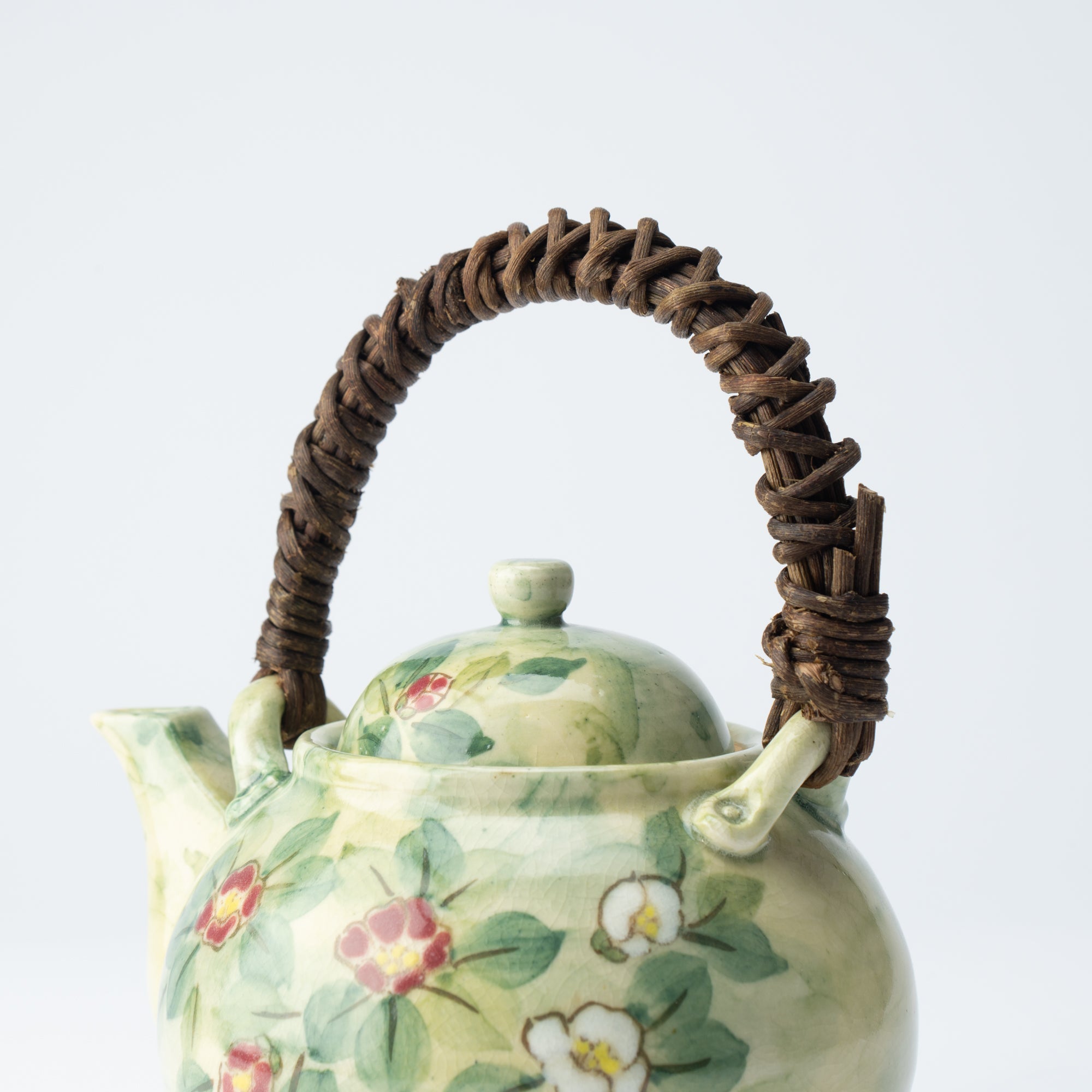 Tosen Kiln Camellia Kiyomizu Ware Teapot 15.8 oz (450 ml) - MUSUBI KILN - Quality Japanese Tableware and Gift