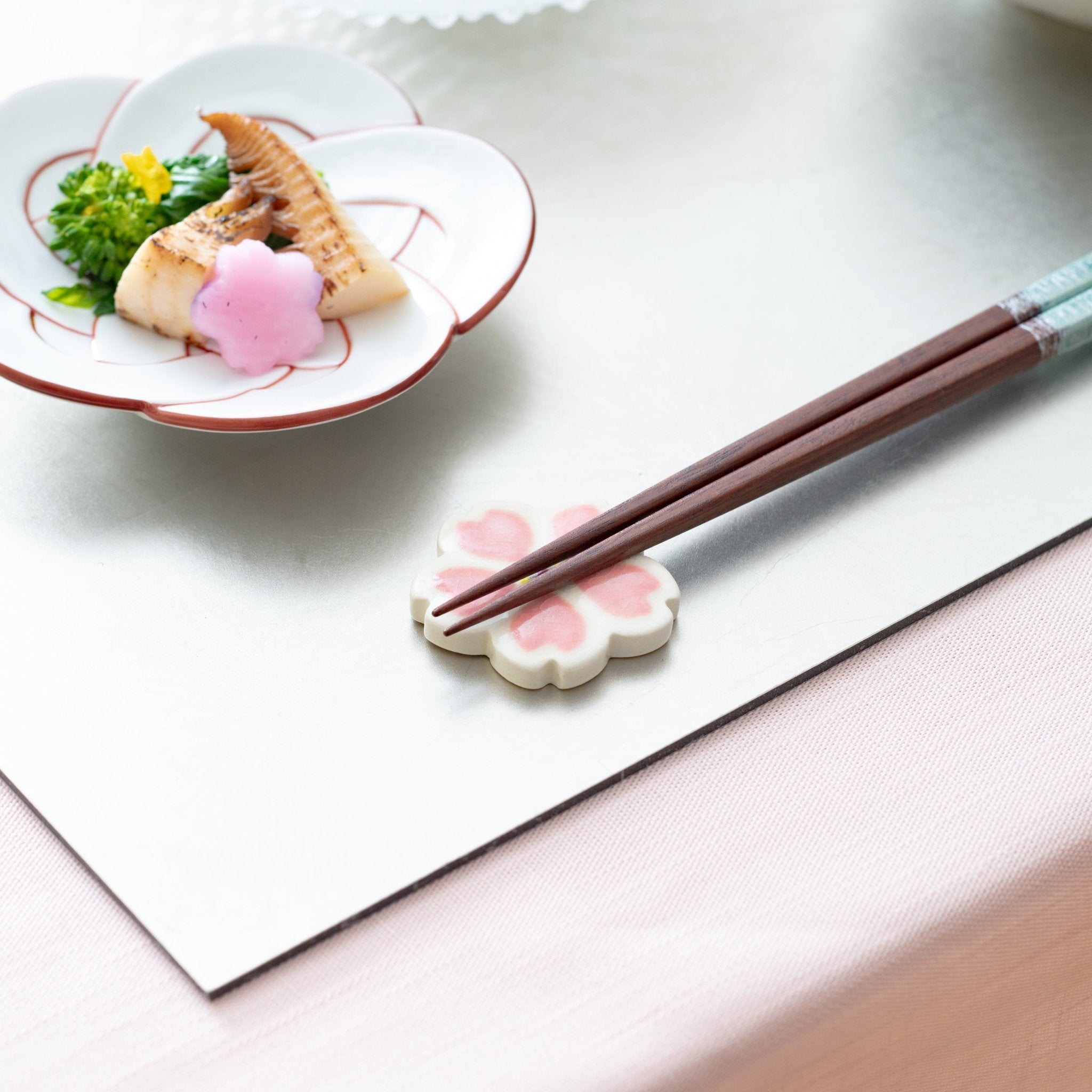 Tosen Kiln Sakura - Shaped Kiyomizu Ware Chopstick Rest Set - MUSUBI KILN - Quality Japanese Tableware and Gift