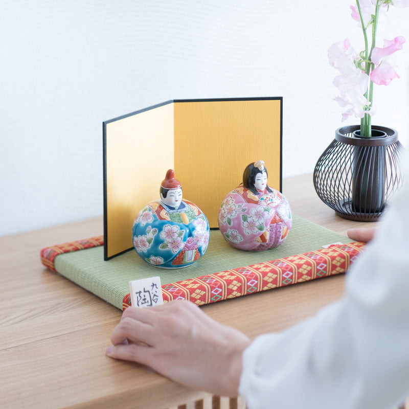 Toukou Kiln Sakura Kutani Hina Dolls with Mini Tatami Mat - MUSUBI KILN - Quality Japanese Tableware and Gift