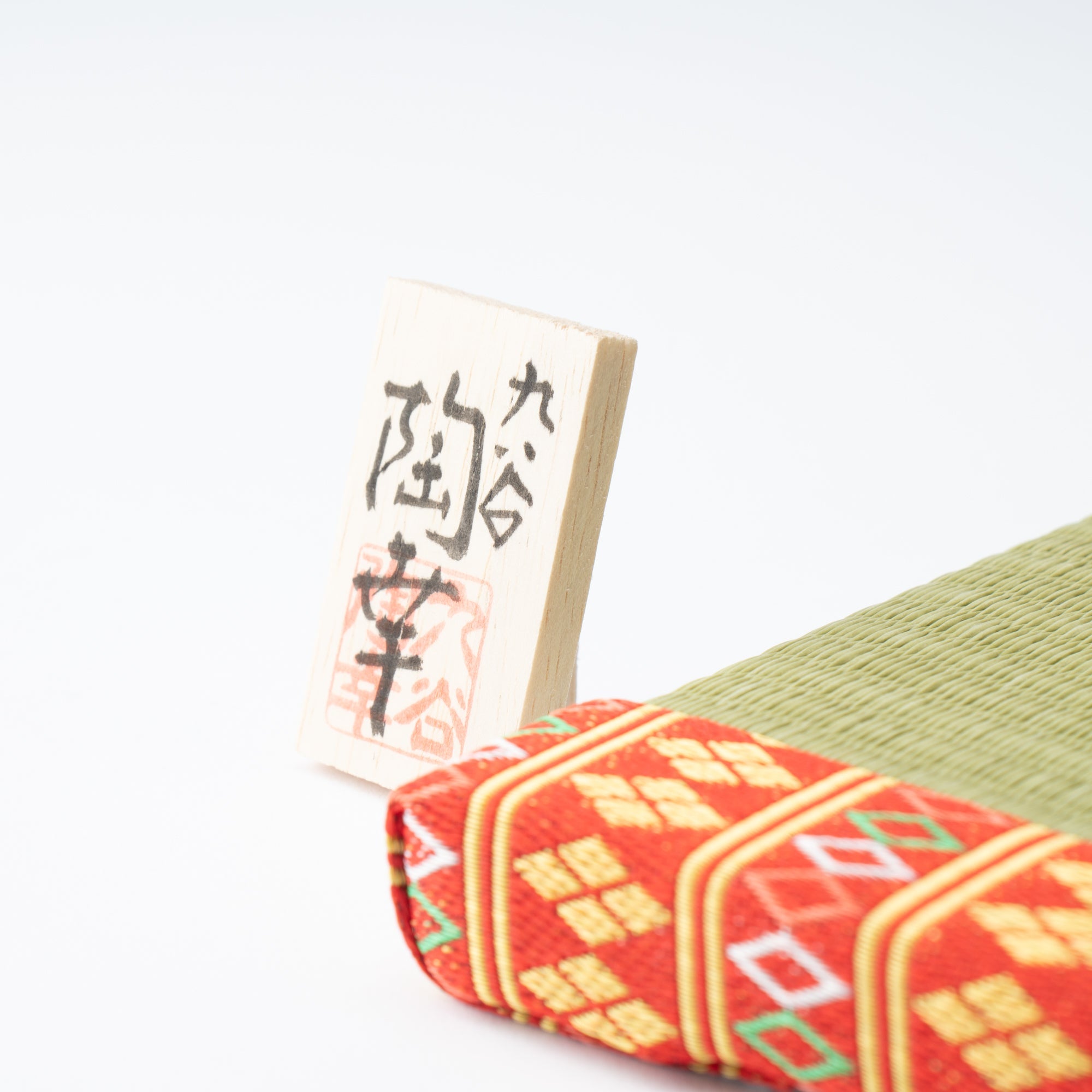 Toukou Kiln Sakura Kutani Hina Dolls with Mini Tatami Mat - MUSUBI KILN - Quality Japanese Tableware and Gift