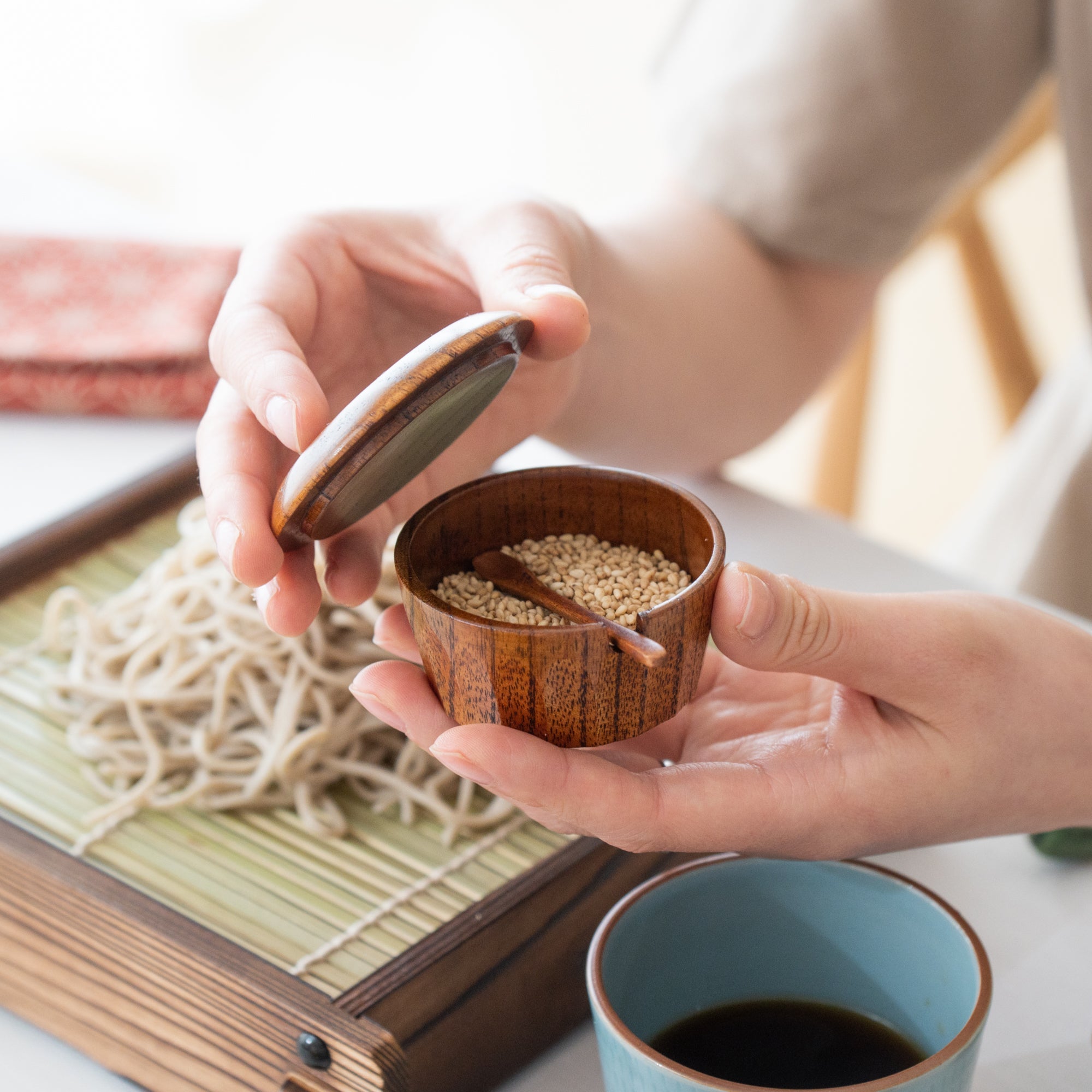 Turtle Shell Pattern Yamanaka Lacquerware Spice Container With Spoon - MUSUBI KILN - Quality Japanese Tableware and Gift