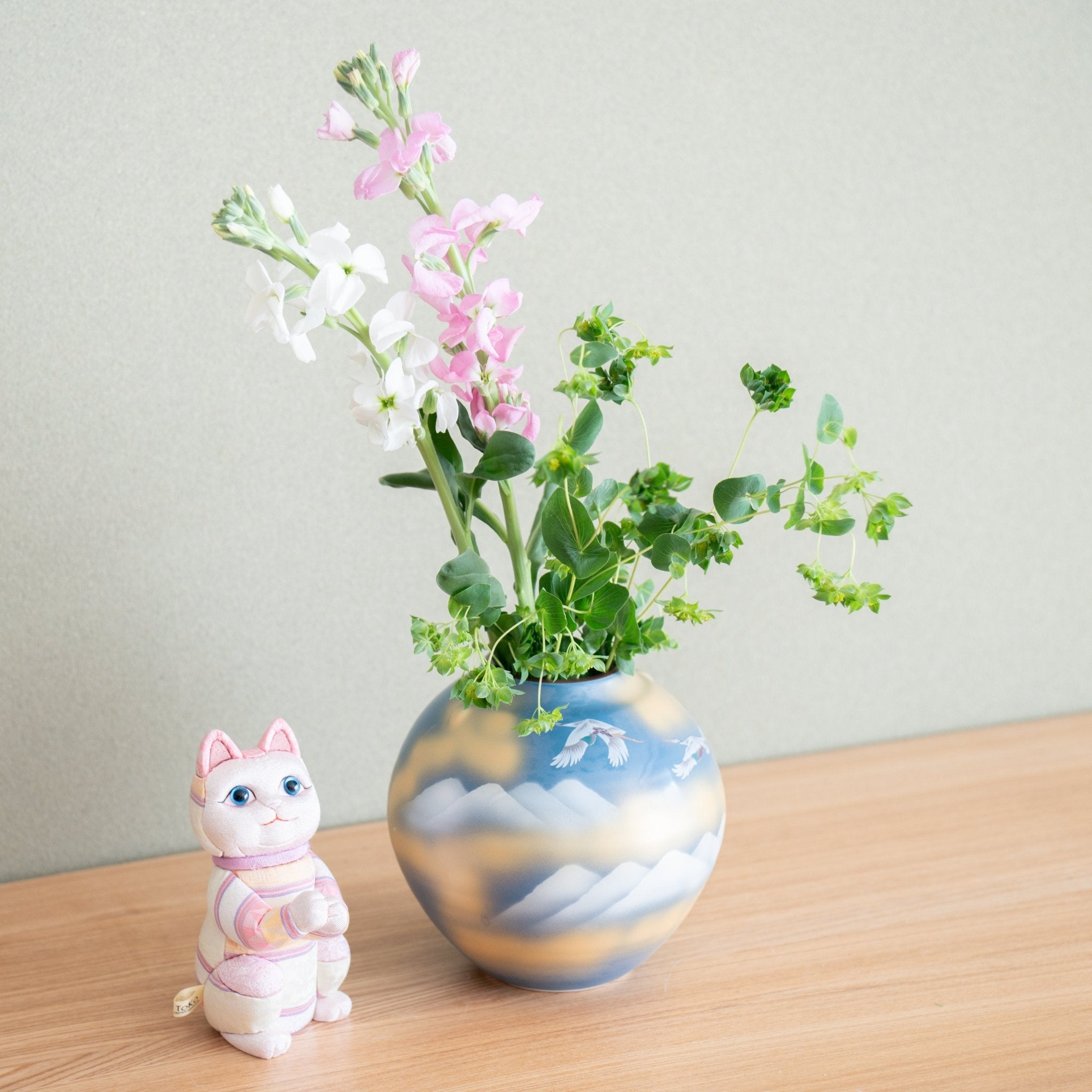 Two Cranes and Mountains Kutani Japanese Flower Vase with stand - MUSUBI KILN - Quality Japanese Tableware and Gift