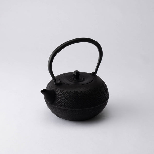 Wave Pattern Nambu Ironware Cast Iron Teapot 20.3oz(600ml) - MUSUBI KILN - Quality Japanese Tableware and Gift