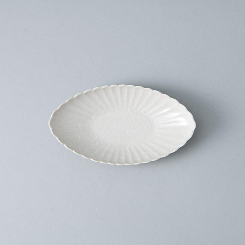 White Chrysanthemum Hasami Oval Plate - MUSUBI KILN - Quality Japanese Tableware and Gift