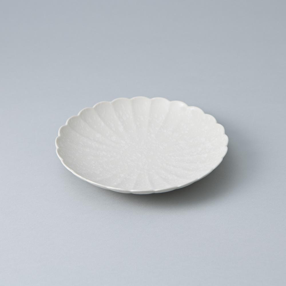 White Chrysanthemum Hasami Plate 8.5in - MUSUBI KILN - Quality Japanese Tableware and Gift