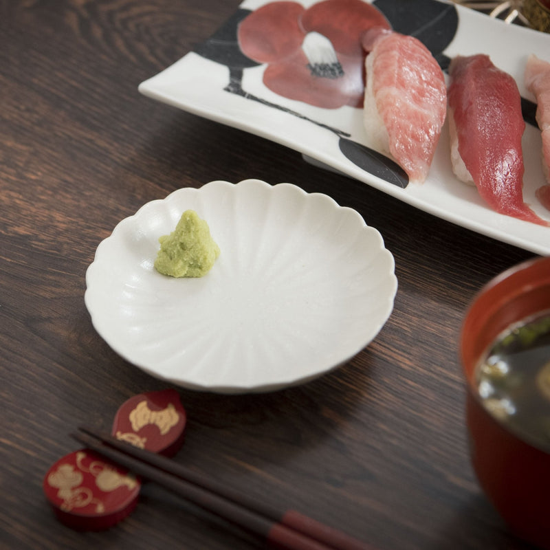 White Chrysanthemum Hasami Sauce Plate - MUSUBI KILN - Quality Japanese Tableware and Gift