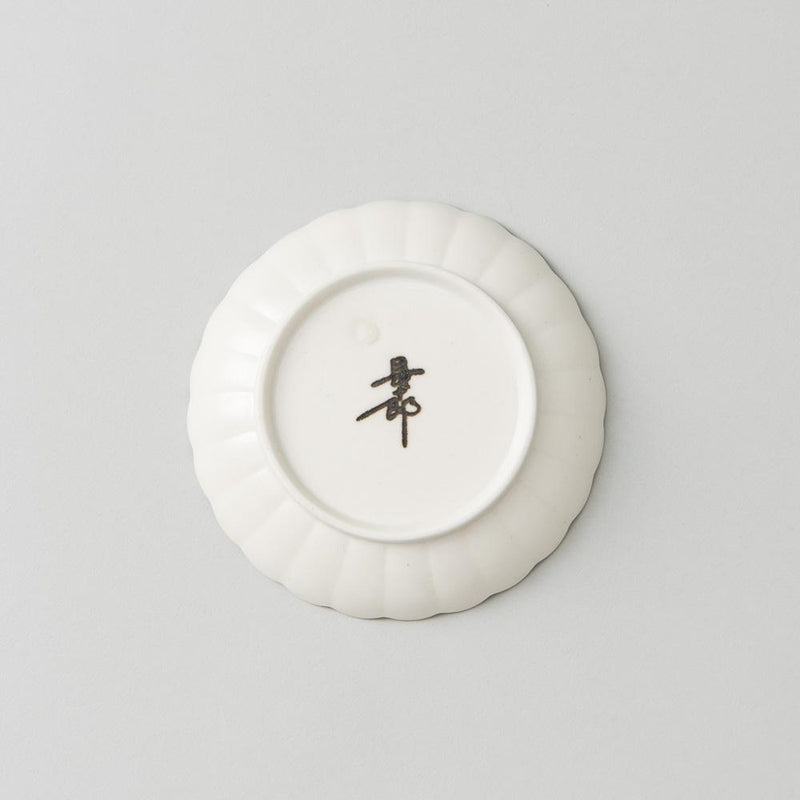 White Chrysanthemum Hasami Sauce Plate - MUSUBI KILN - Quality Japanese Tableware and Gift