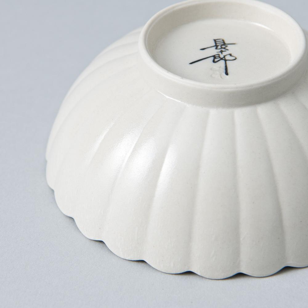 White Chrysanthemum Hasami Small Kobachi Bowl - MUSUBI KILN - Quality Japanese Tableware and Gift