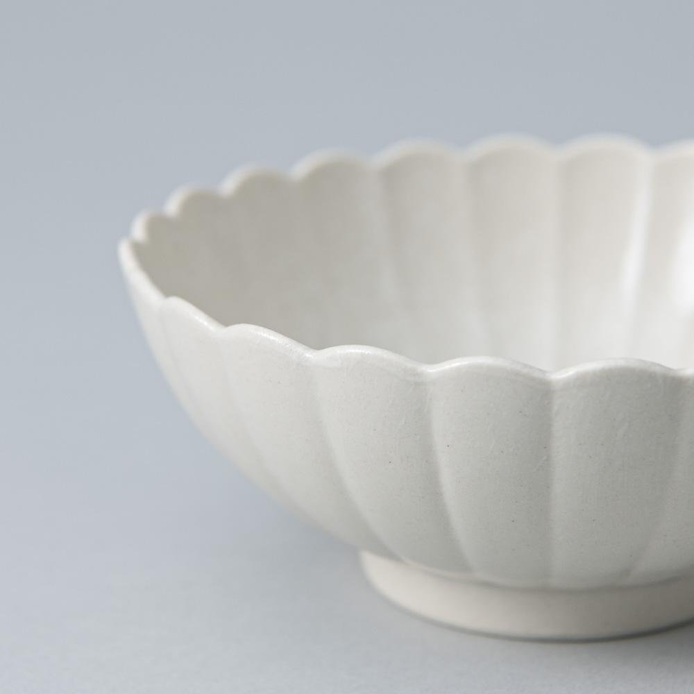 White Chrysanthemum Hasami Small Kobachi Bowl - MUSUBI KILN - Quality Japanese Tableware and Gift