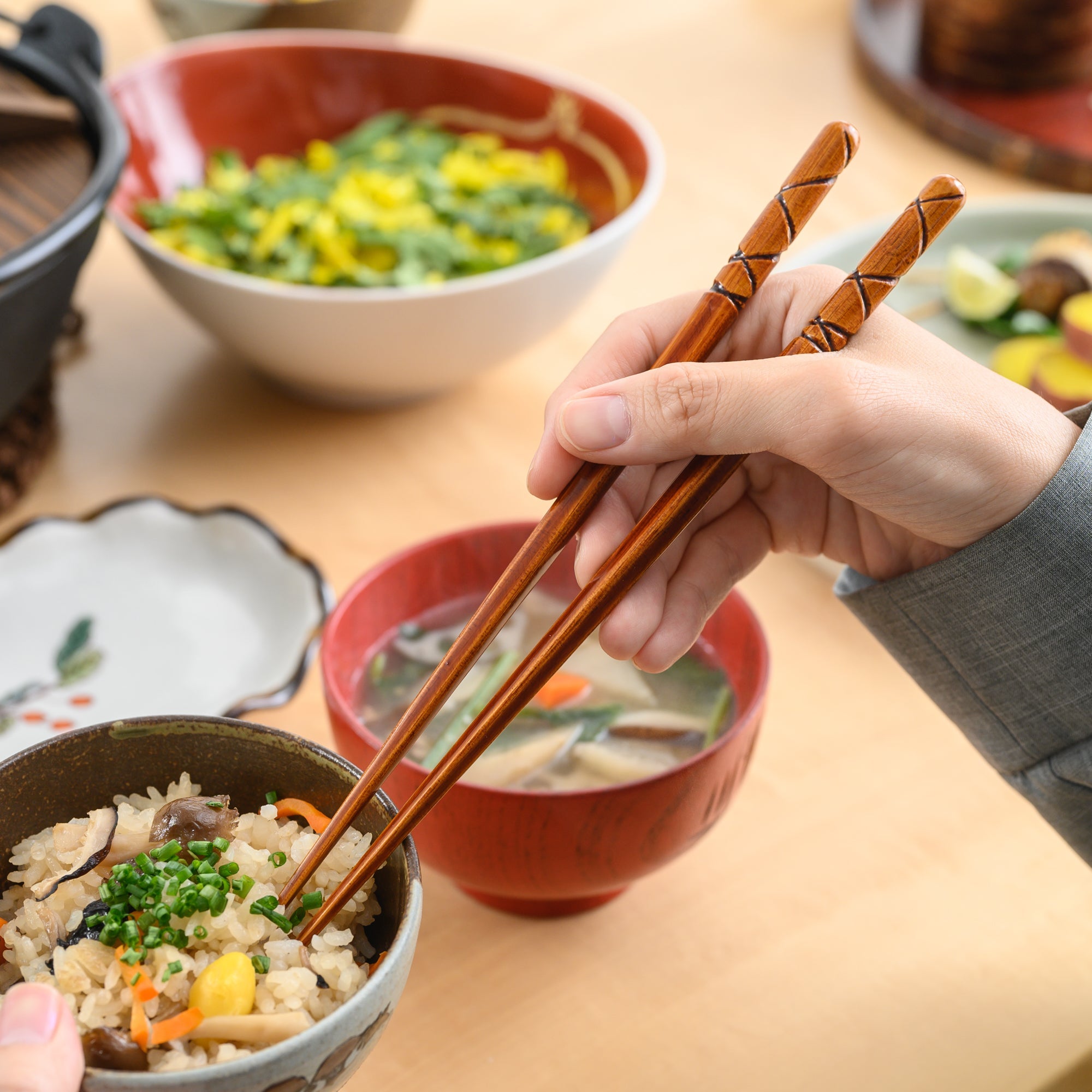 Yamachiku Tortoiseshell Pattern Lacquered Bamboo Chopsticks 23 cm (9.1 in) - MUSUBI KILN - Quality Japanese Tableware and Gift