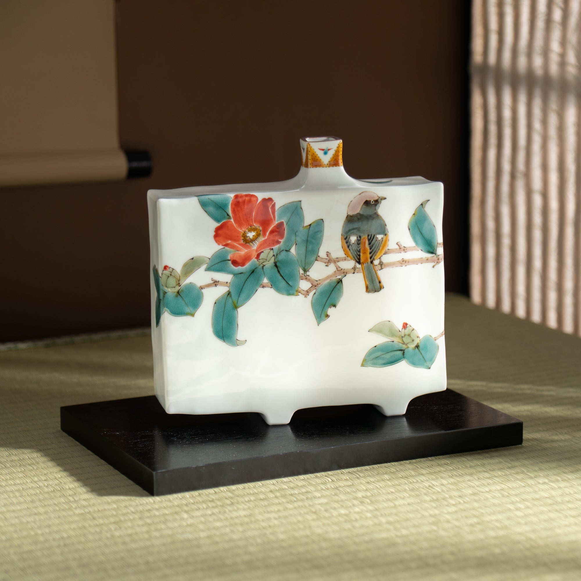 Yamada Yoshiaki Camellia and Redstart Bird Japanese Flower Vase - MUSUBI KILN - Quality Japanese Tableware and Gift