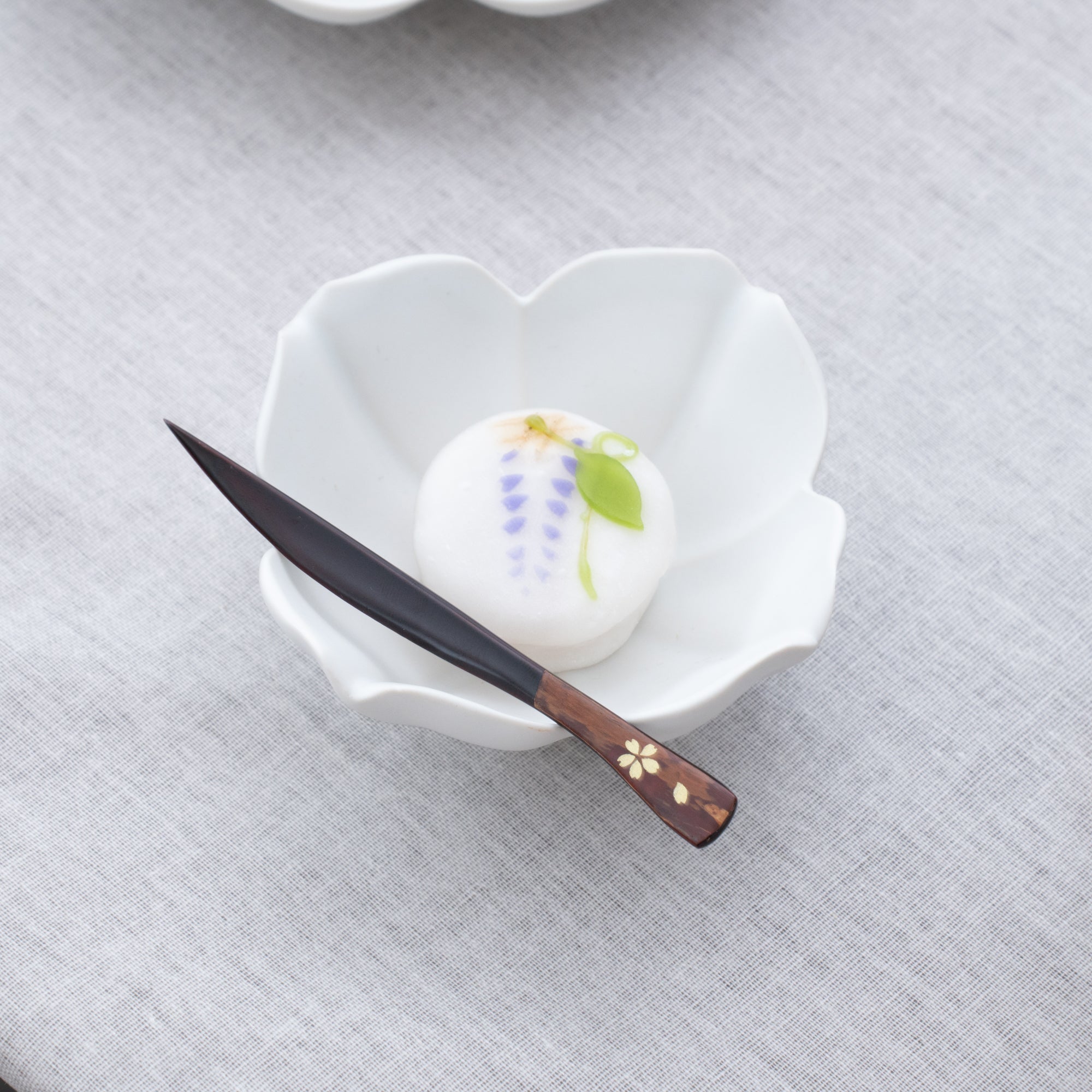 Yatsuyanagi Lacquered Akita Cherry Bark Work Wooden Wagashi Knife - MUSUBI KILN - Quality Japanese Tableware and Gift