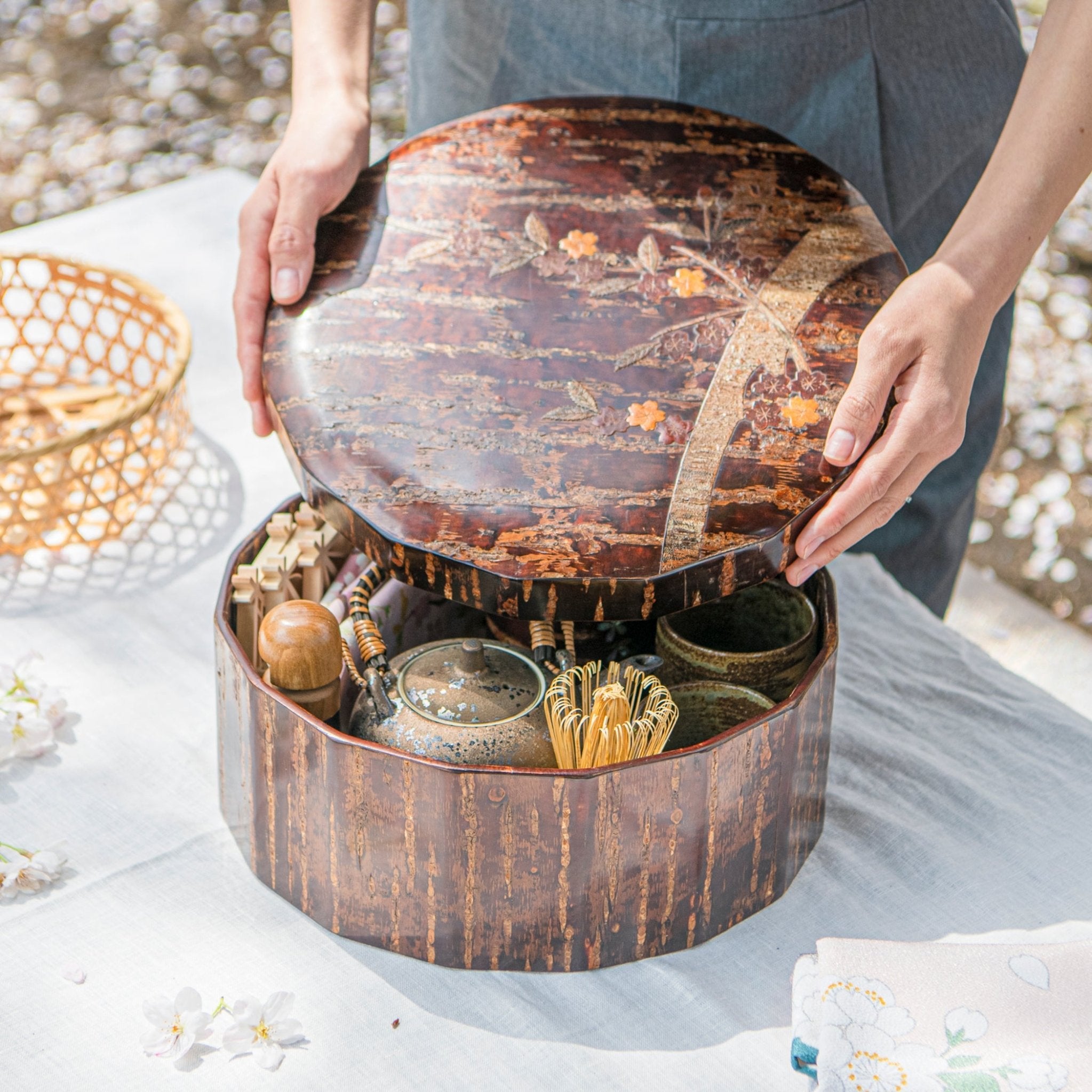 Yatsuyanagi Sakura Akita Cherry Bark Work Hexadecagon Chabitsu Japanese Tea Box - MUSUBI KILN - Quality Japanese Tableware and Gift