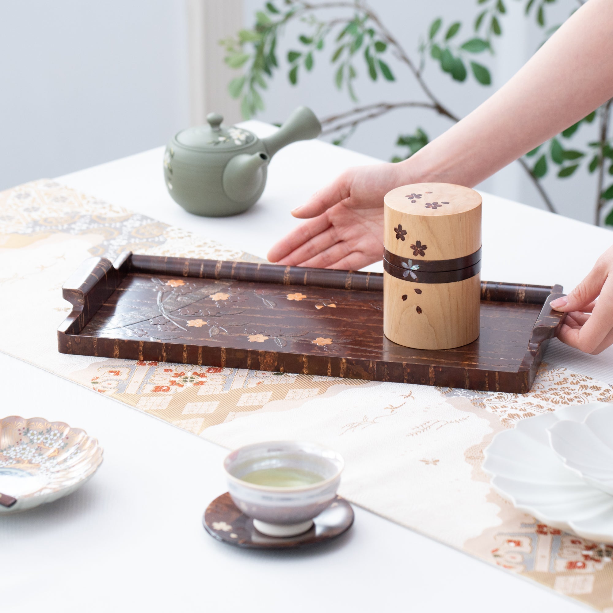 Yatsuyanagi Sakura Akita Cherry Bark Work Rectangle Tray With Handles - MUSUBI KILN - Quality Japanese Tableware and Gift