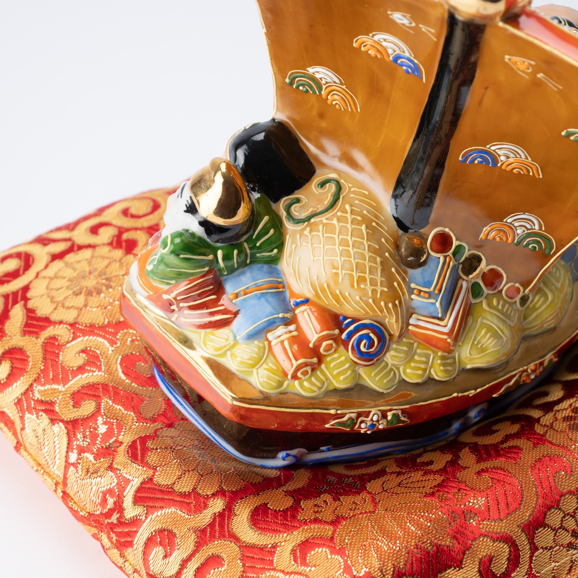 Yoneda Yuzan Kiln Kutani Seven Lucky Gods and Treasure Boat - MUSUBI KILN - Quality Japanese Tableware and Gift