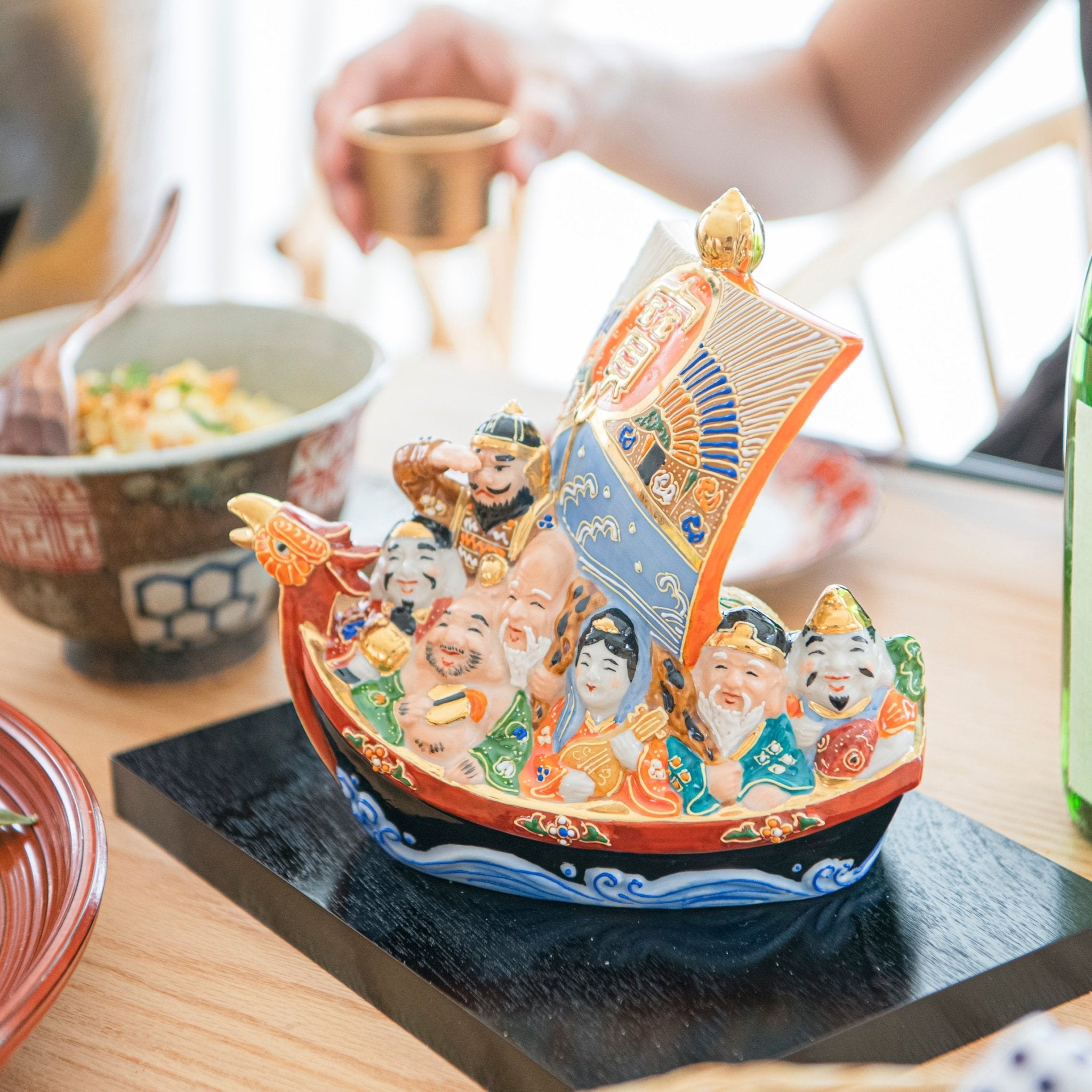 Yoneda Yuzan Kiln Kutani Seven Lucky Gods and Treasure Boat - MUSUBI KILN - Quality Japanese Tableware and Gift