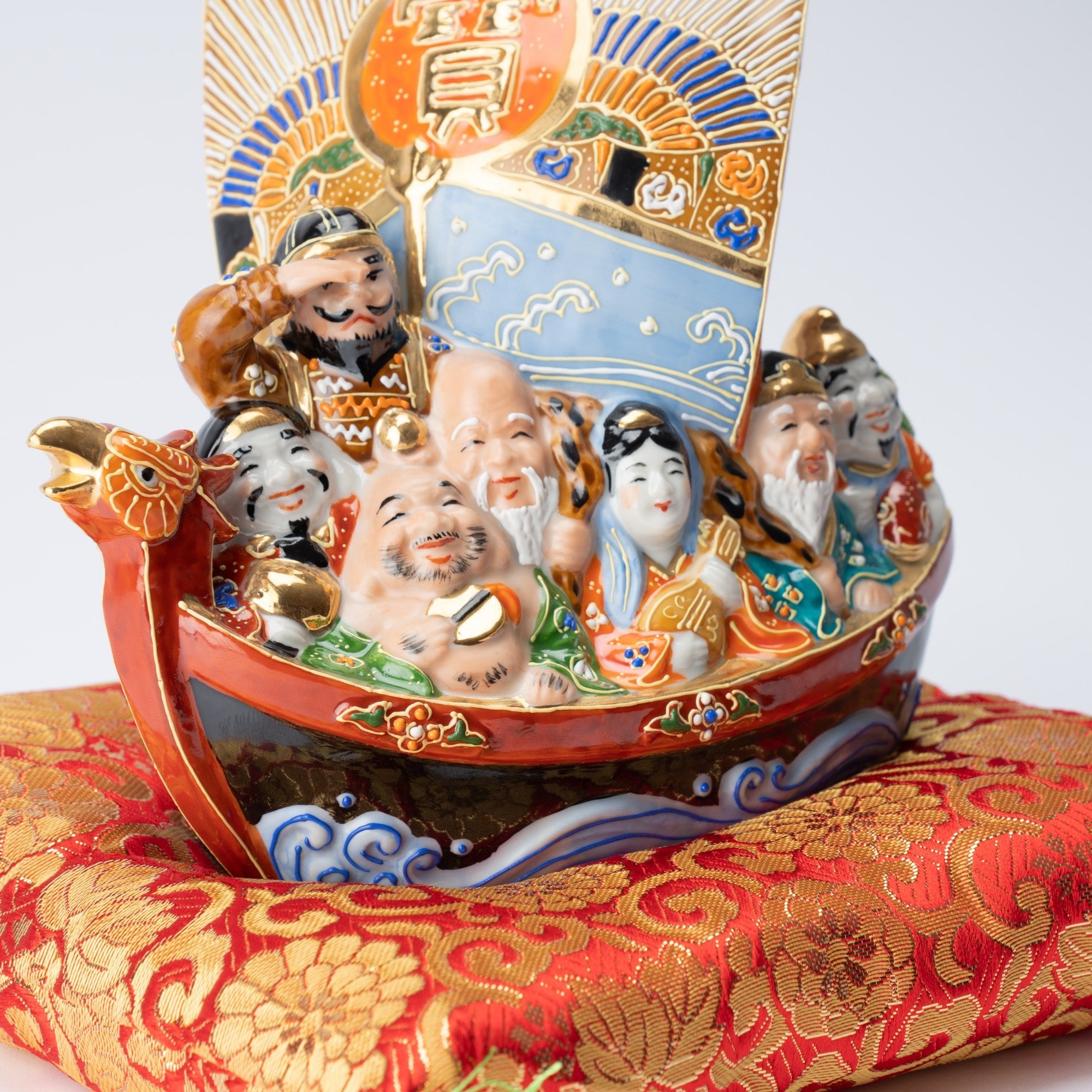 Yoneda Yuzan Kiln Kutani Seven Lucky Gods and Treasure Boat - MUSUBI KILN - Quality Japanese Tableware and Gift