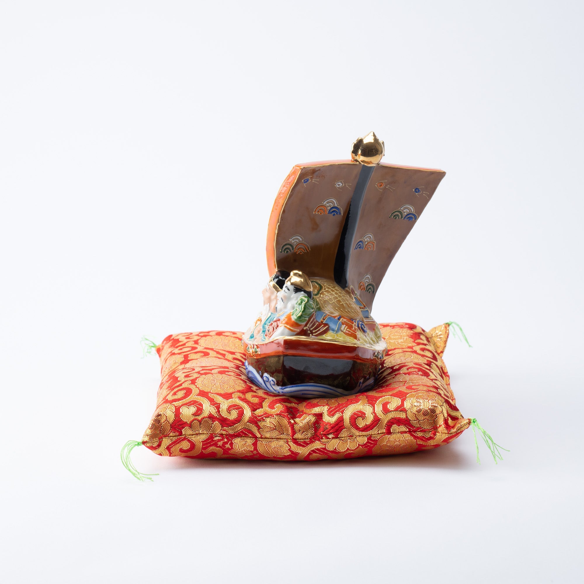 Yoneda Yuzan Kiln Kutani Seven Lucky Gods and Treasure Boat - MUSUBI KILN - Quality Japanese Tableware and Gift