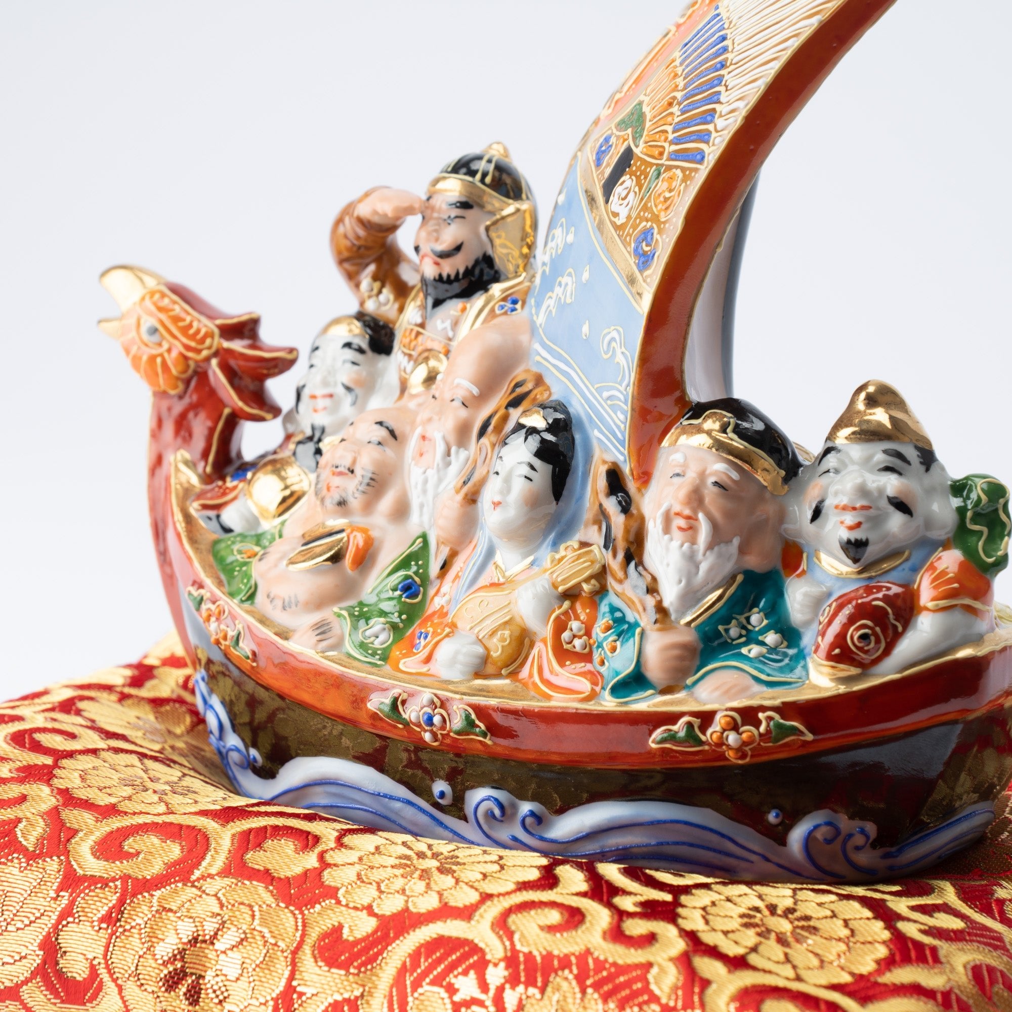 Yoneda Yuzan Kiln Kutani Seven Lucky Gods and Treasure Boat - MUSUBI KILN - Quality Japanese Tableware and Gift