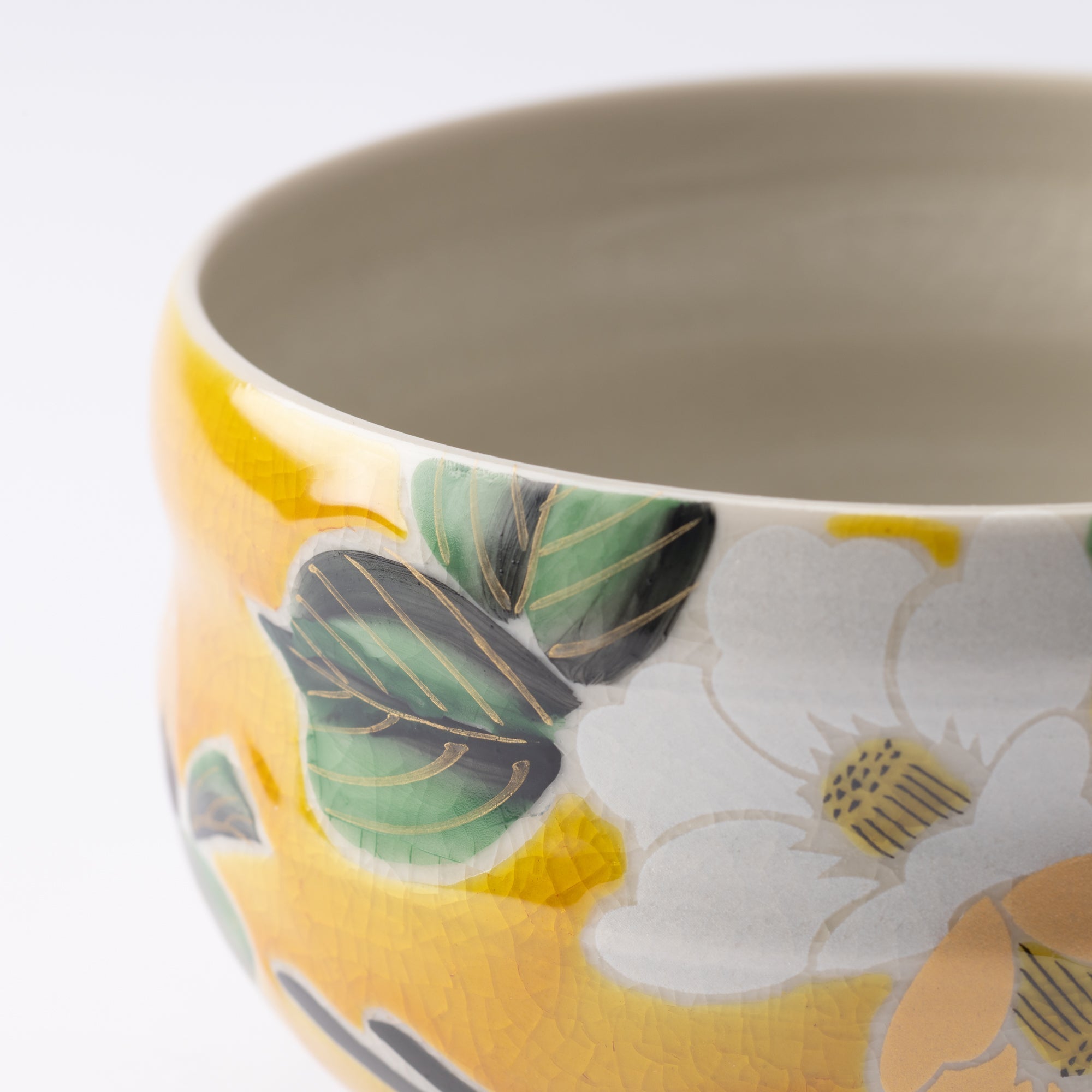 Yoshidaya Camellia Kutani Matcha Bowl Chawan - MUSUBI KILN - Quality Japanese Tableware and Gift