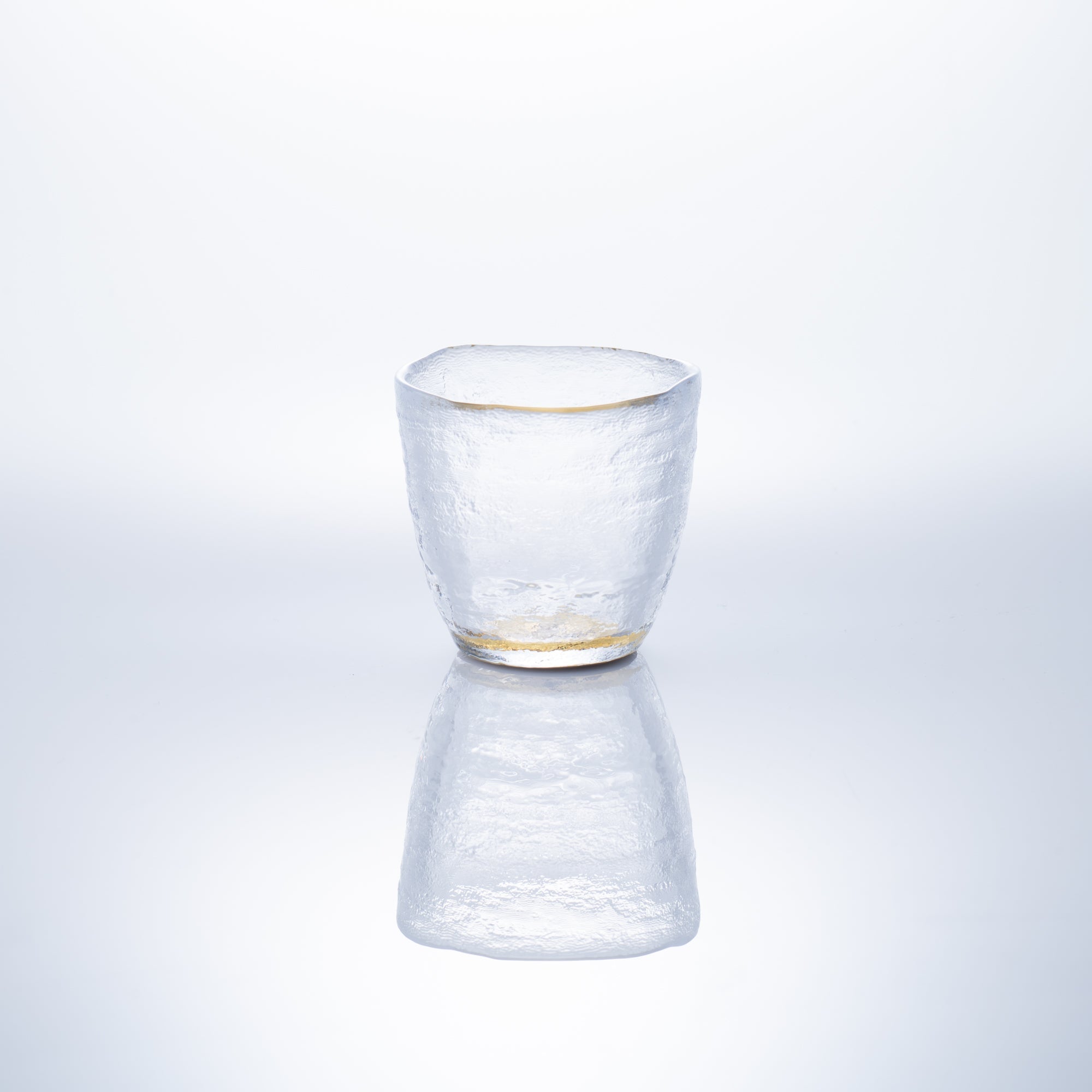 Yoshita Kasho Crane Maki - e Glass Sake Cup - MUSUBI KILN - Quality Japanese Tableware and Gift