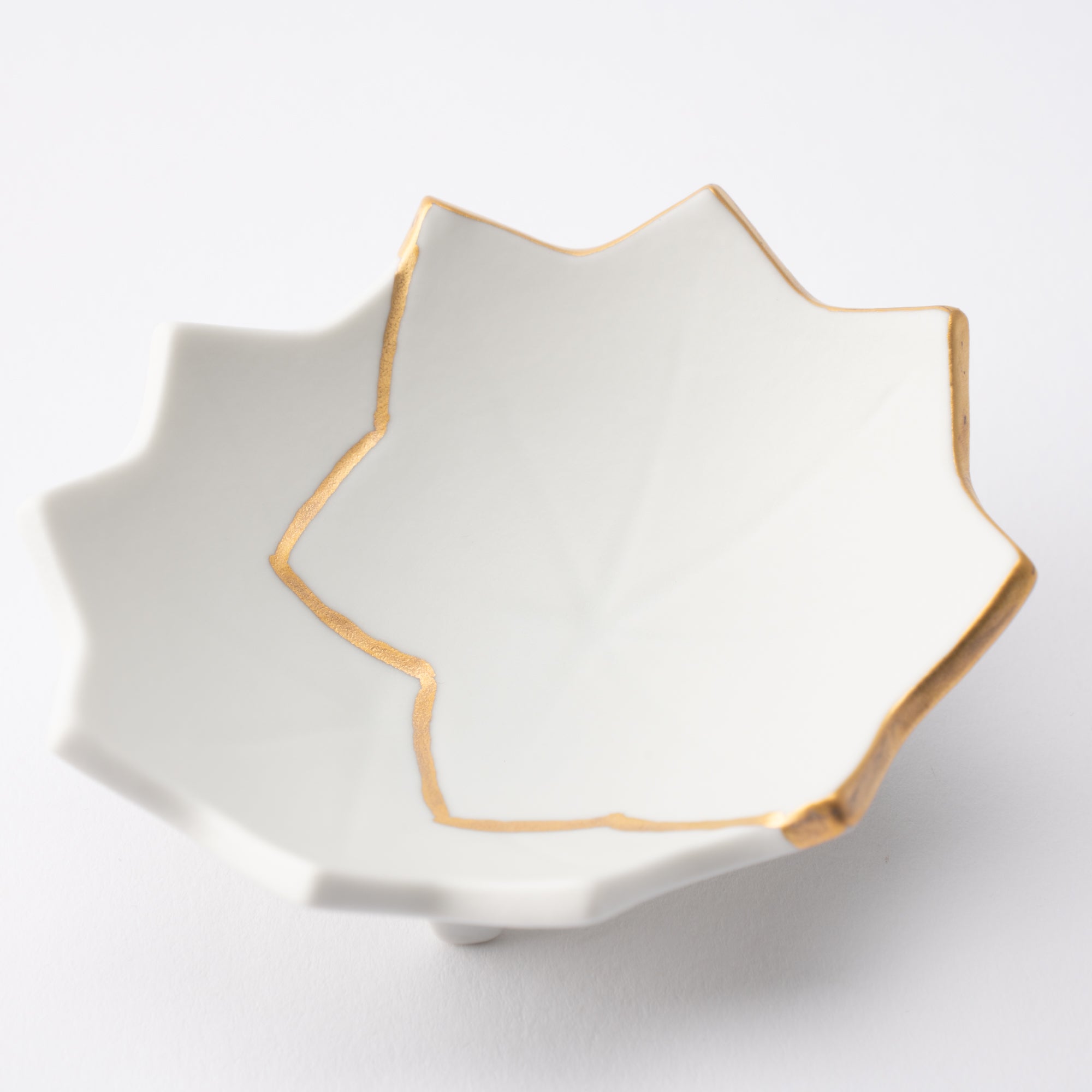 Zuiho Kiln Two Maple Leaves Three - footed Delicacy Small Bowl - MUSUBI KILN - Quality Japanese Tableware and Gift