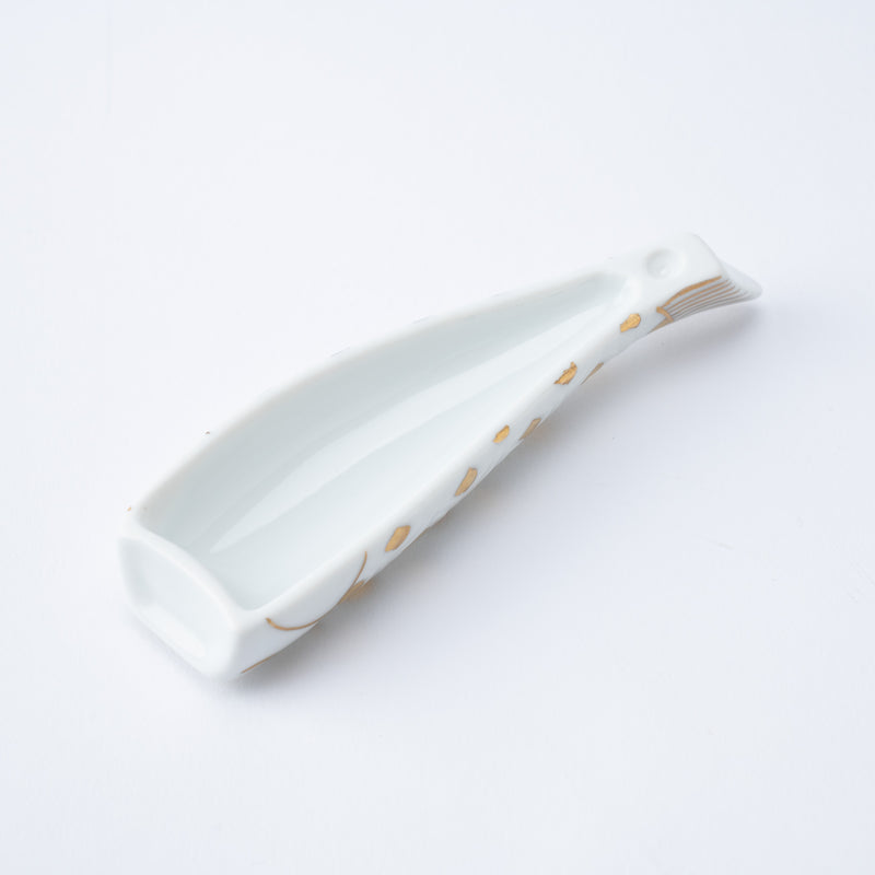 Hataman Touen White Carp Streamer Nabeshima Ware Small Box