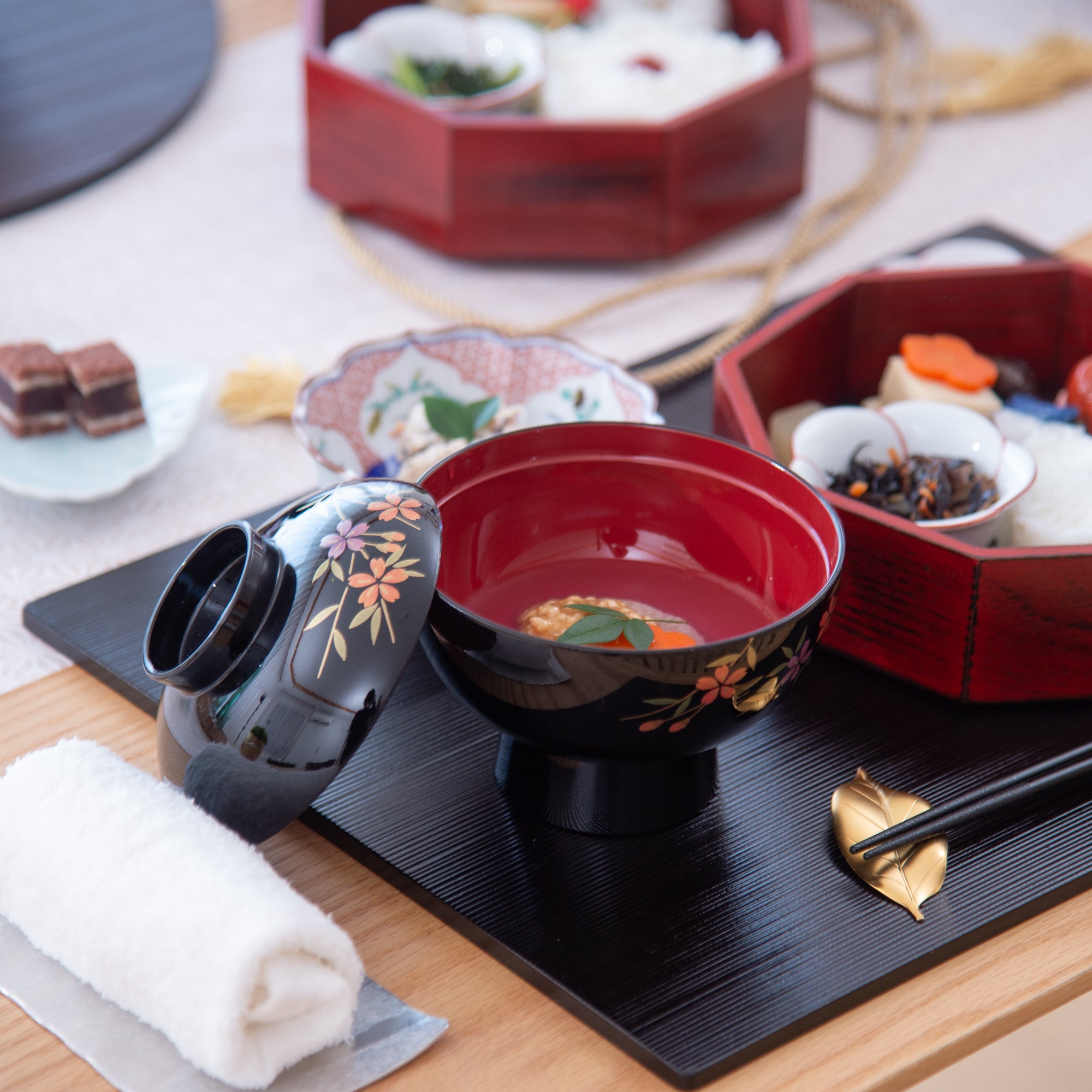 Sakura Soup Bowl with lid