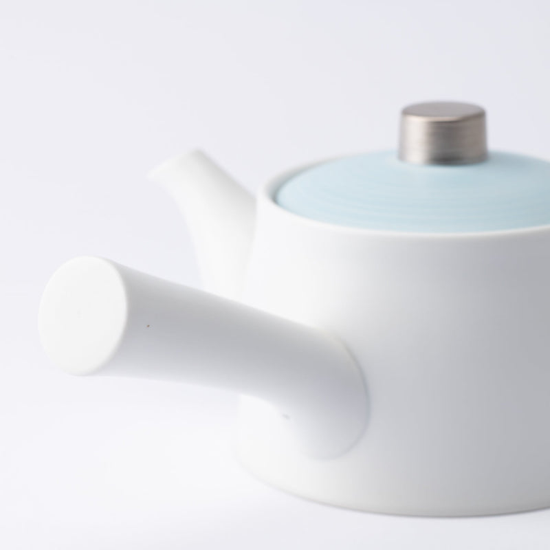 14 Modern Teapots and Kettle Designs