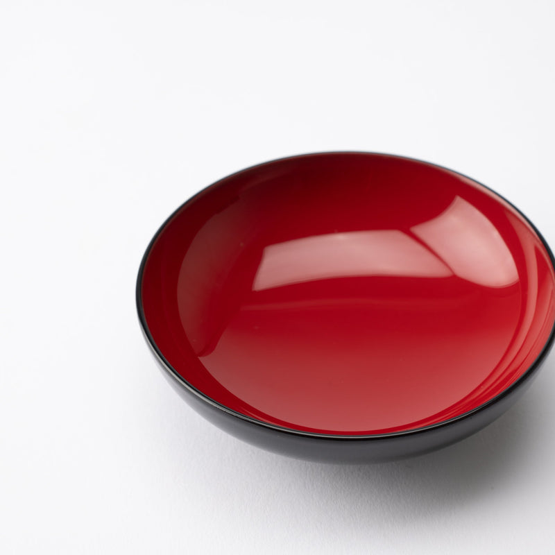 https://musubikiln.com/cdn/shop/products/black-and-red-lacquer-yamanaka-lacquerware-oryoki-bowl-set-musubi-kiln-quality-japanese-tableware-and-gift-136158_800x.jpg?v=1666849543