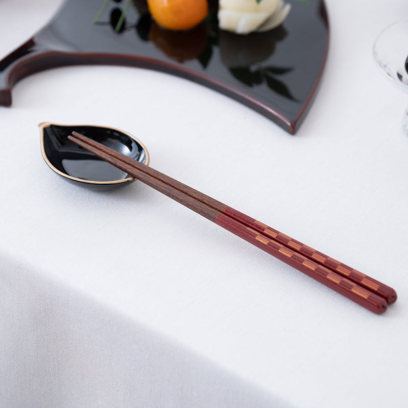 Checkered Pattern Wakasa Lacquerware Chopsticks L23cm(9in)/L21cm(8.3in) and Chopstick Rests Pair - MUSUBI KILN - Quality Japanese Tableware and Gift