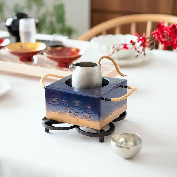 https://musubikiln.com/cdn/shop/products/four-leaf-nambu-ironware-cast-iron-trivet-musubi-kiln-handmade-japanese-tableware-and-japanese-dinnerware-761186_600x.jpg?v=1642168820