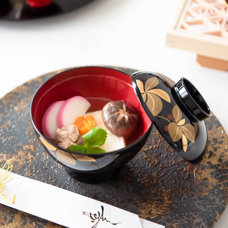 https://musubikiln.com/cdn/shop/products/fukunishi-sobe-spear-flower-aizu-lacquer-soup-bowl-with-lid-musubi-kiln-handmade-japanese-tableware-and-japanese-dinnerware-797765_800x.jpg?v=1701852452
