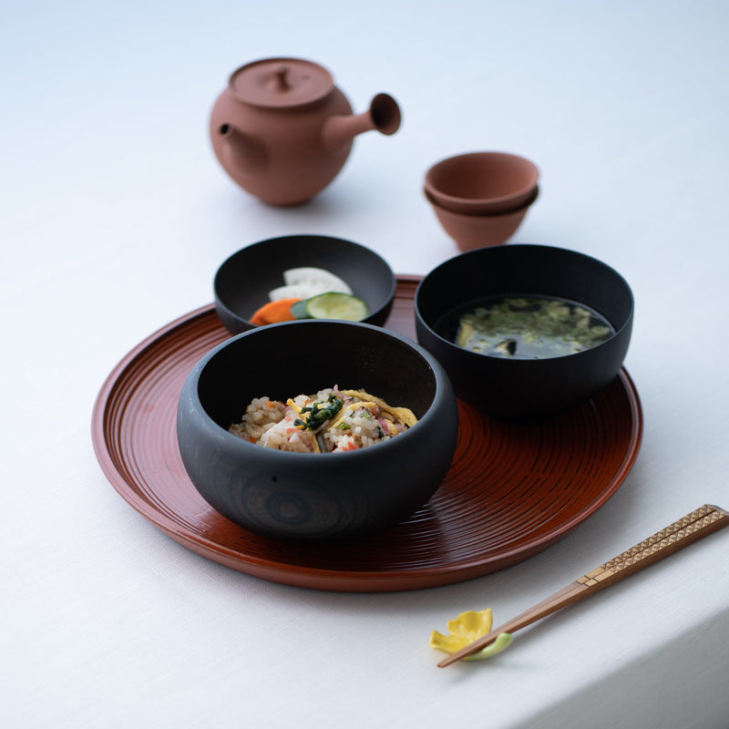 https://musubikiln.com/cdn/shop/products/gatomikio-black-yamanaka-lacquerware-oryoki-bowl-set-musubi-kiln-handmade-japanese-tableware-and-japanese-dinnerware-205484_800x.jpg?v=1661161584