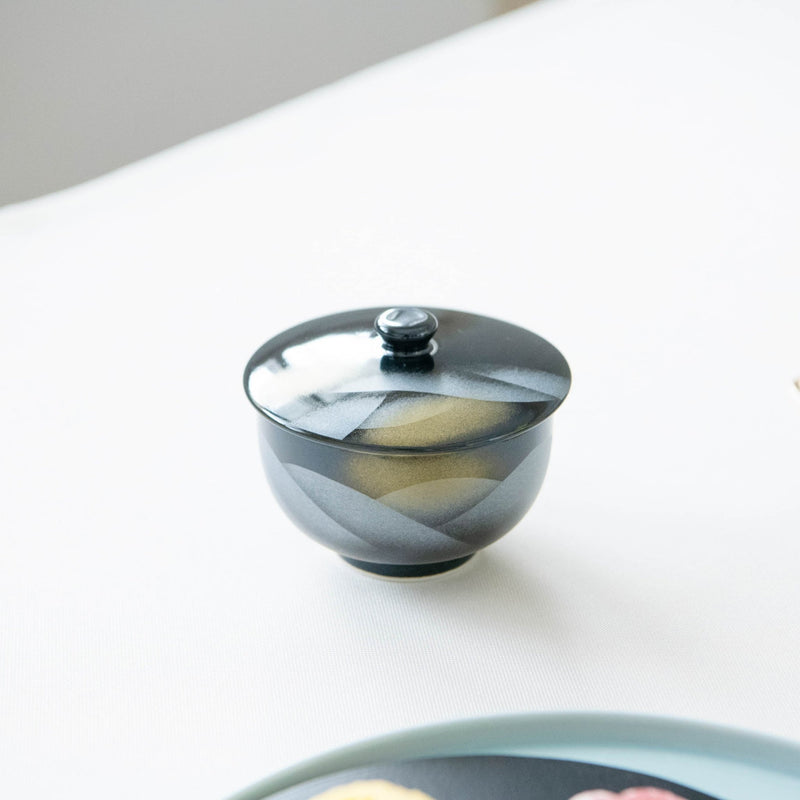 https://musubikiln.com/cdn/shop/products/gold-and-silver-mountains-kutani-japanese-teapot-set-musubi-kiln-handmade-japanese-tableware-and-japanese-dinnerware-134926_800x.jpg?v=1643250368