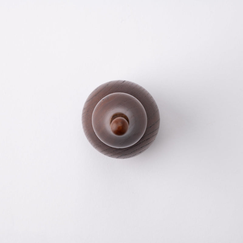 https://musubikiln.com/cdn/shop/products/gourd-yamanaka-lacquer-shichimi-togarashi-spice-container-musubi-kiln-handmade-japanese-tableware-and-japanese-dinnerware-700849_800x.jpg?v=1688350432