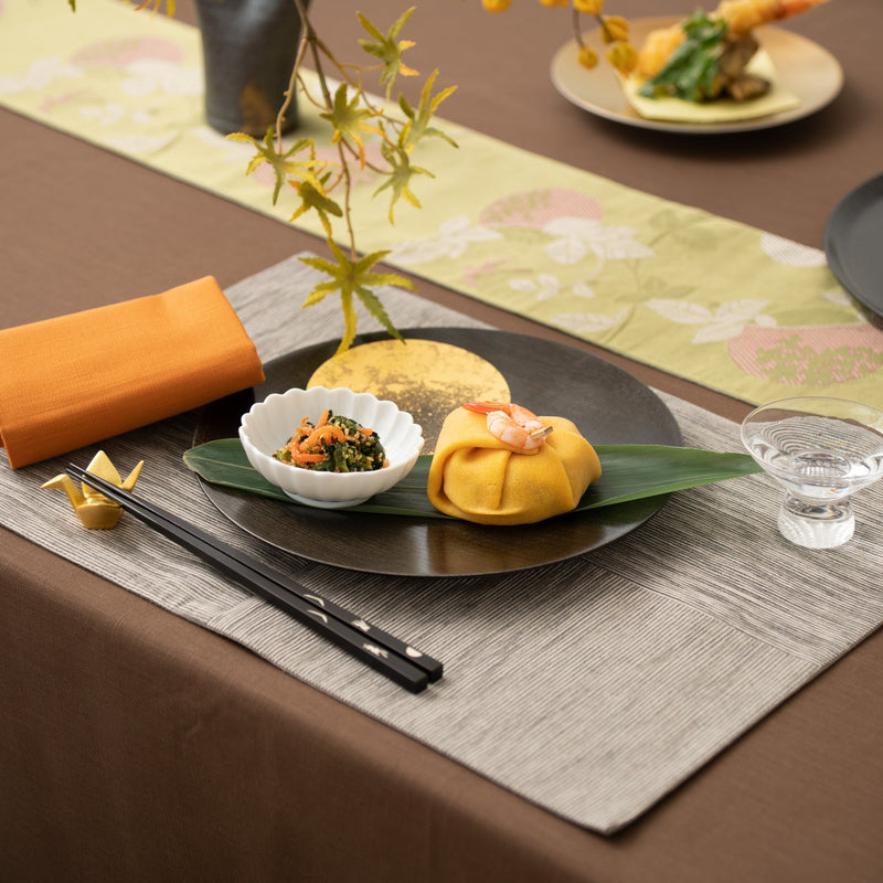 Hakuichi Hazy Moon Kanazawa Gold Leaf Lacquerware Flat Plate 9.4in - MUSUBI KILN - Quality Japanese Tableware and Gift