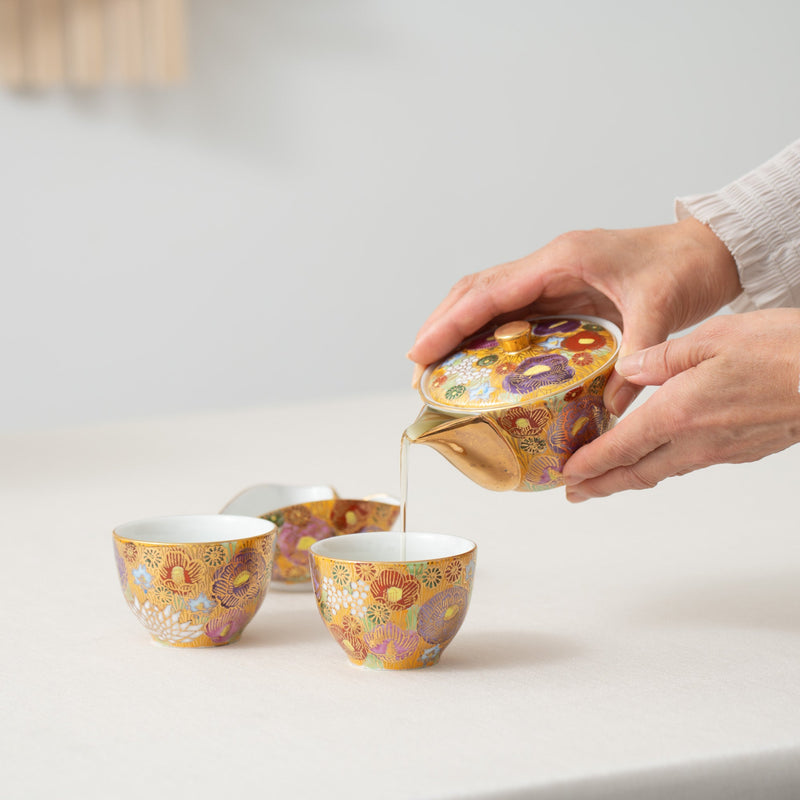https://musubikiln.com/cdn/shop/products/hanazume-kutani-houhin-japanese-teapot-set-with-2-teacups-musubi-kiln-quality-japanese-tableware-and-gift-288258_800x.jpg?v=1665665872