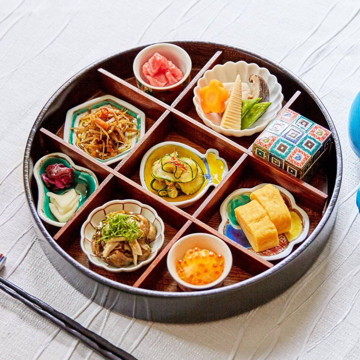 Hibiki Yamanaka Lacquer boxes with divider - MUSUBI KILN - Handmade Japanese Tableware and Japanese Dinnerware