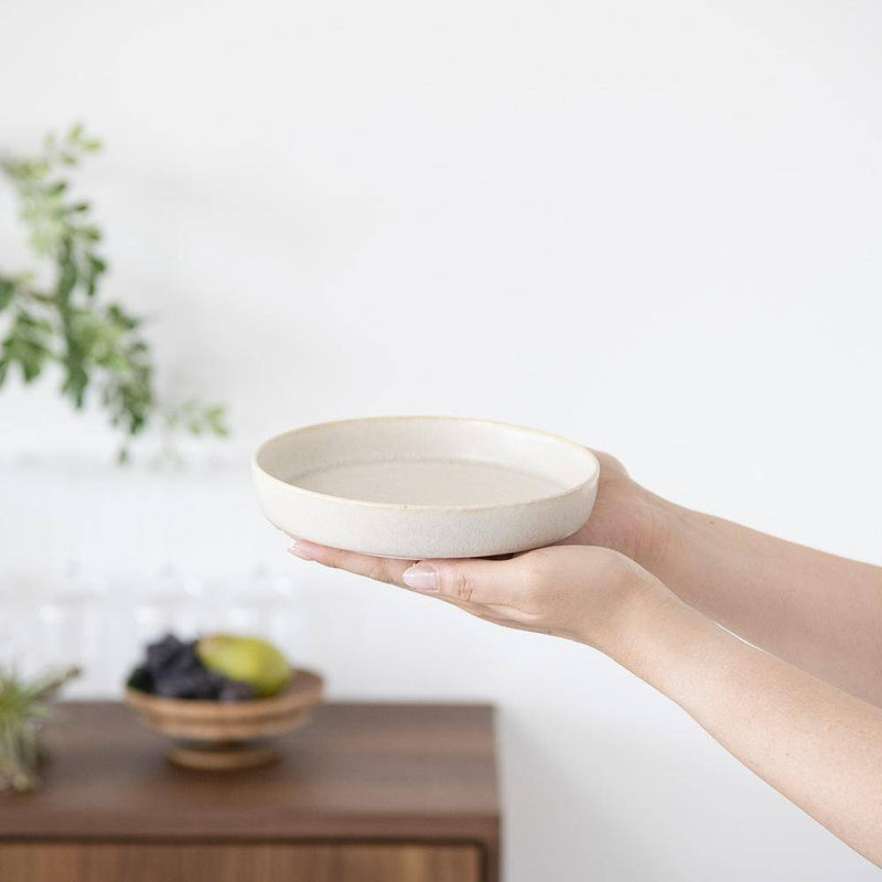 Hibino Gustav Ivory White Mino Ware Round Plate - MUSUBI KILN - Handmade Japanese Tableware and Japanese Dinnerware