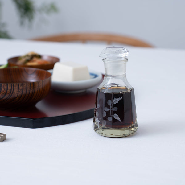 https://musubikiln.com/cdn/shop/products/hirota-autumn-hagi-edo-kiriko-cut-glass-soy-sauce-dispenser-musubi-kiln-handmade-japanese-tableware-and-japanese-dinnerware-976069_600x.jpg?v=1658505603