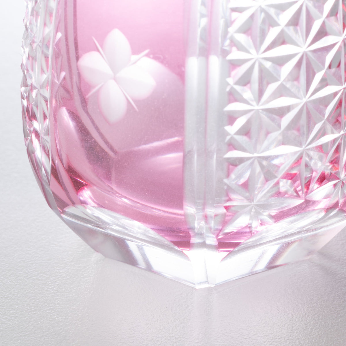 Hirota Kaiseki Kinaka Edo Kiriko Guinomi Sake Glass Pink - MUSUBI KILN - Handmade Japanese Tableware and Japanese Dinnerware