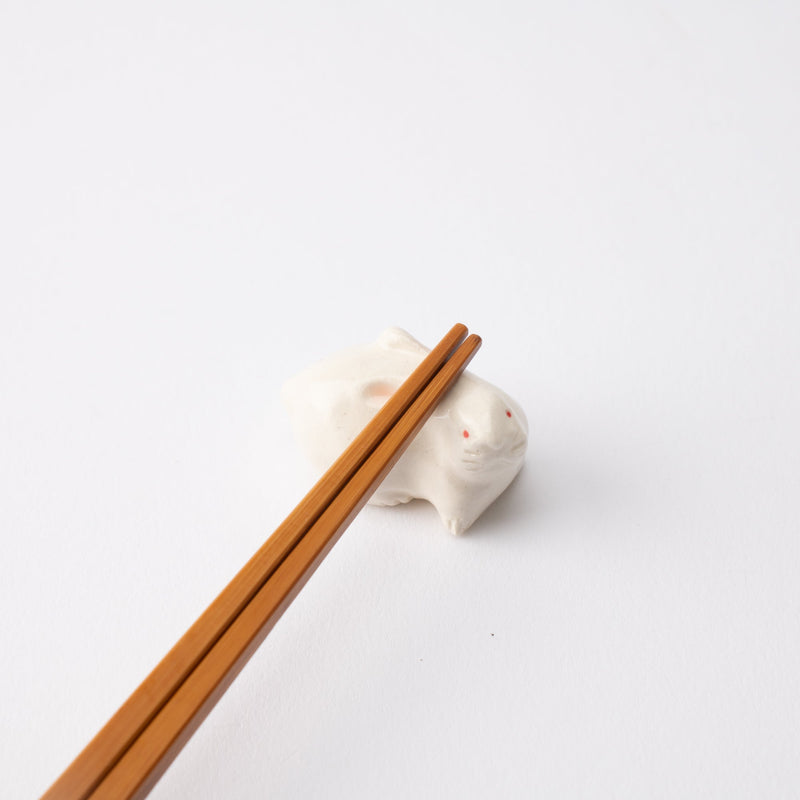 Ihoshiro Kiln White Rabbit Mino Ware Chopstick Rest - MUSUBI KILN - Handmade Japanese Tableware and Japanese Dinnerware