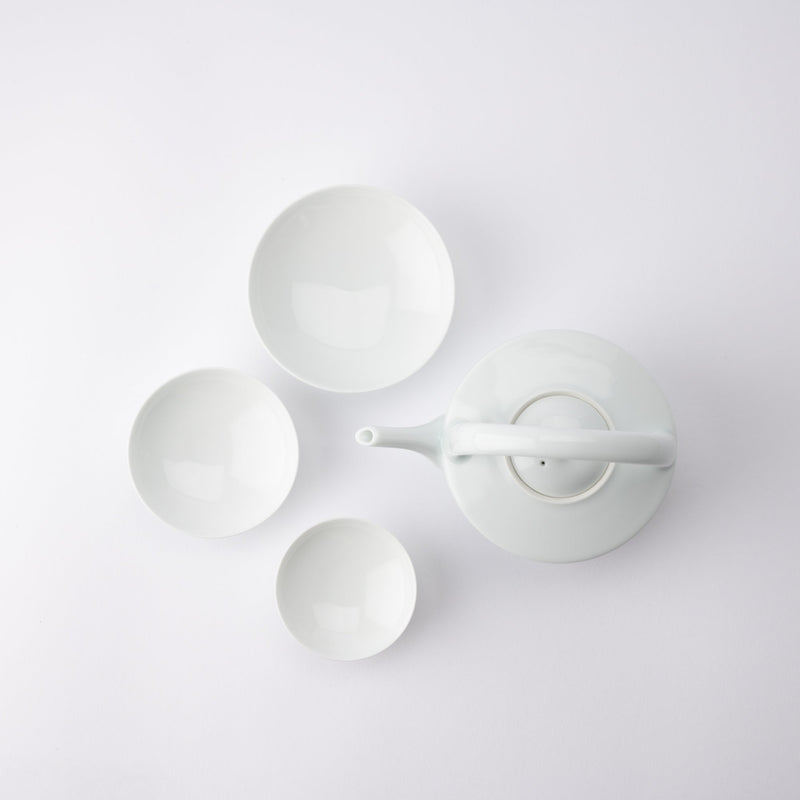 Keizan Kiln White Porcelain "Toso" Arita Sake Set - MUSUBI KILN - Handmade Japanese Tableware and Japanese Dinnerware