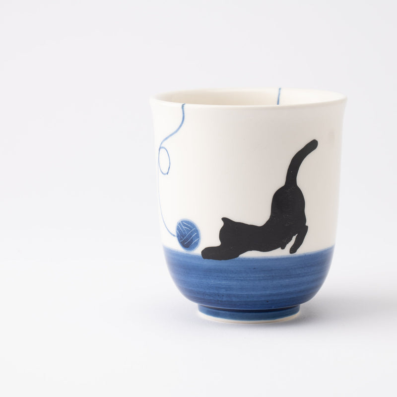 Kikusho Kiln Blue Yarn Cat Hasami Yunomi Japanese Teacup - MUSUBI KILN - Quality Japanese Tableware and Gift
