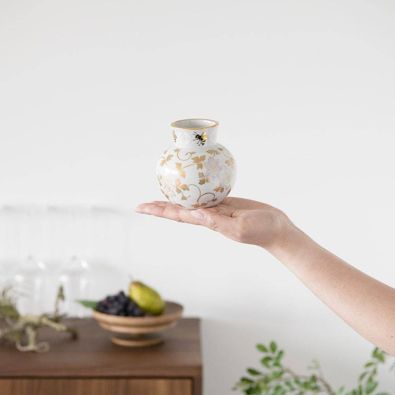 Kinzan Kiln KINZAN White Arabesque Bee Small Pot - MUSUBI KILN - Handmade Japanese Tableware and Japanese Dinnerware