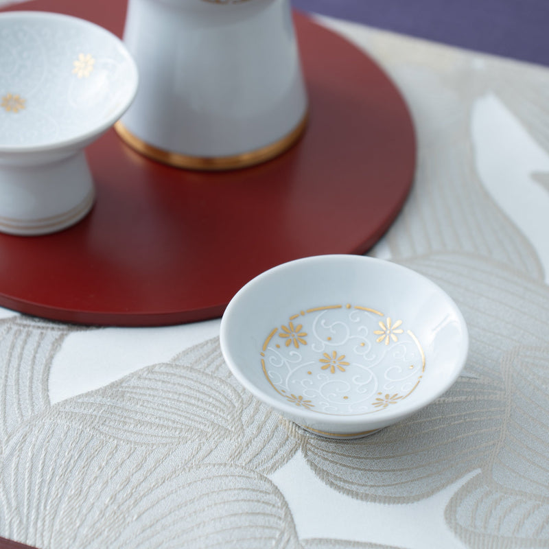 Kinzan Kiln White Shugu Kutani Sakazuki Flat Sake Cup - MUSUBI KILN - Quality Japanese Tableware and Gift