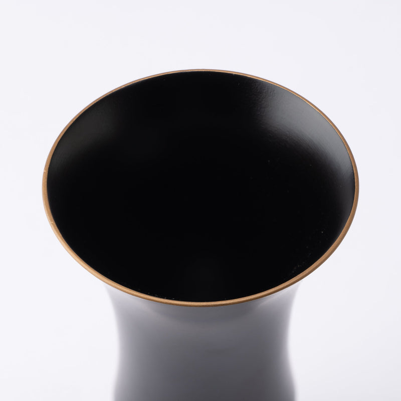 https://musubikiln.com/cdn/shop/products/kisen-bamboo-tall-black-lacquer-and-gold-takaoka-copperware-guinomi-sake-cup-musubi-kiln-handmade-japanese-tableware-and-japanese-dinnerware-414797_800x.jpg?v=1695797863